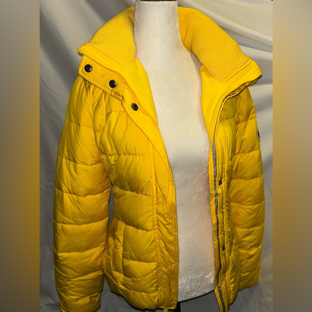 Abercrombie & Fitch Bright Yellow Puffer Jacket Small Nwt $180
